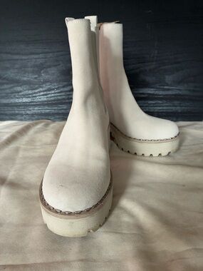 Vince Camuto Cream Platform Chelsea Ankle Boots